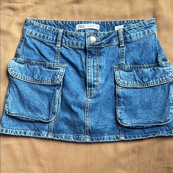 Zara Dresses & Skirts - Zara Denim Skirt with Dual Pockets